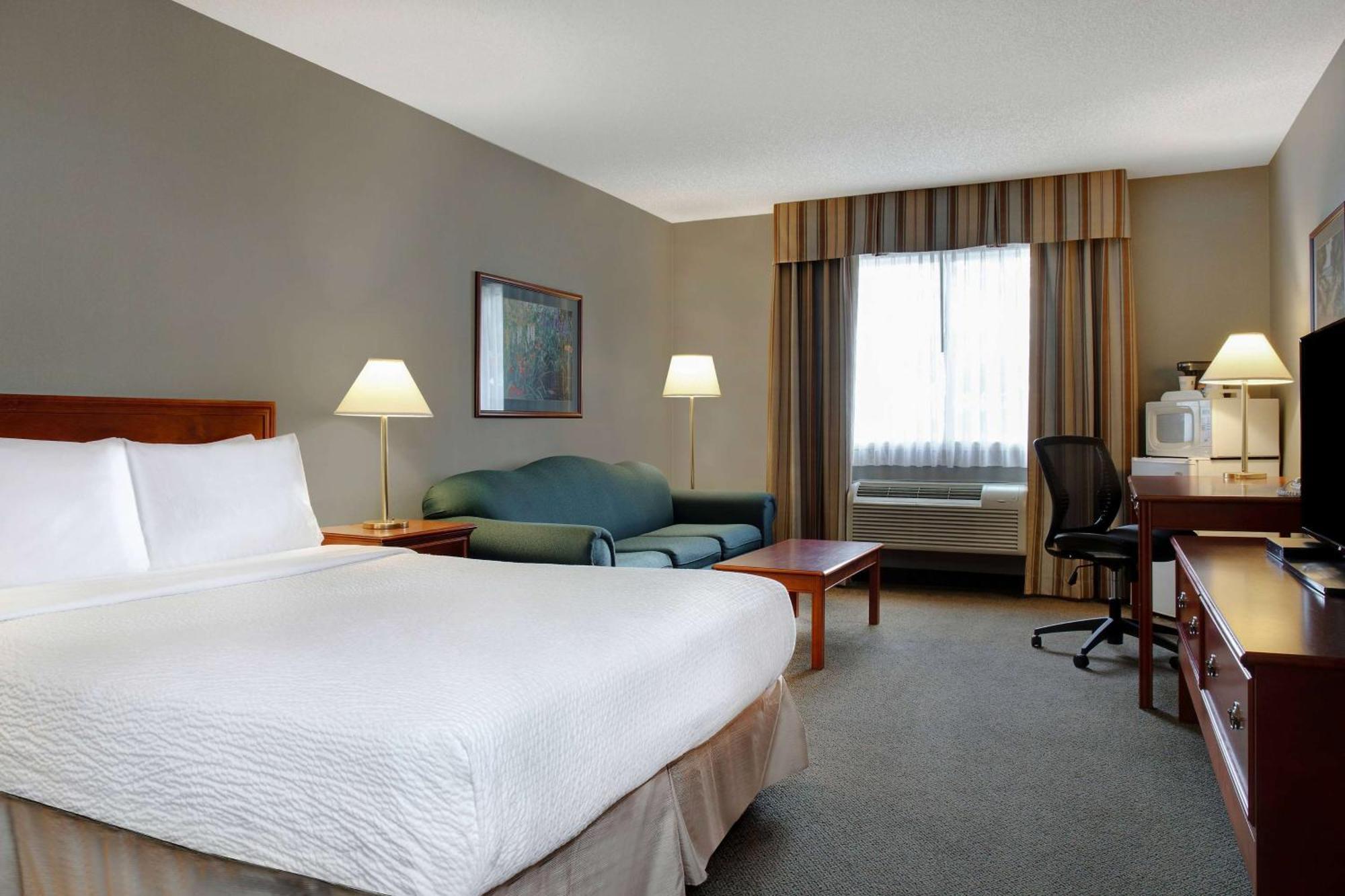 Days Inn By Wyndham Whitecourt Ngoại thất bức ảnh