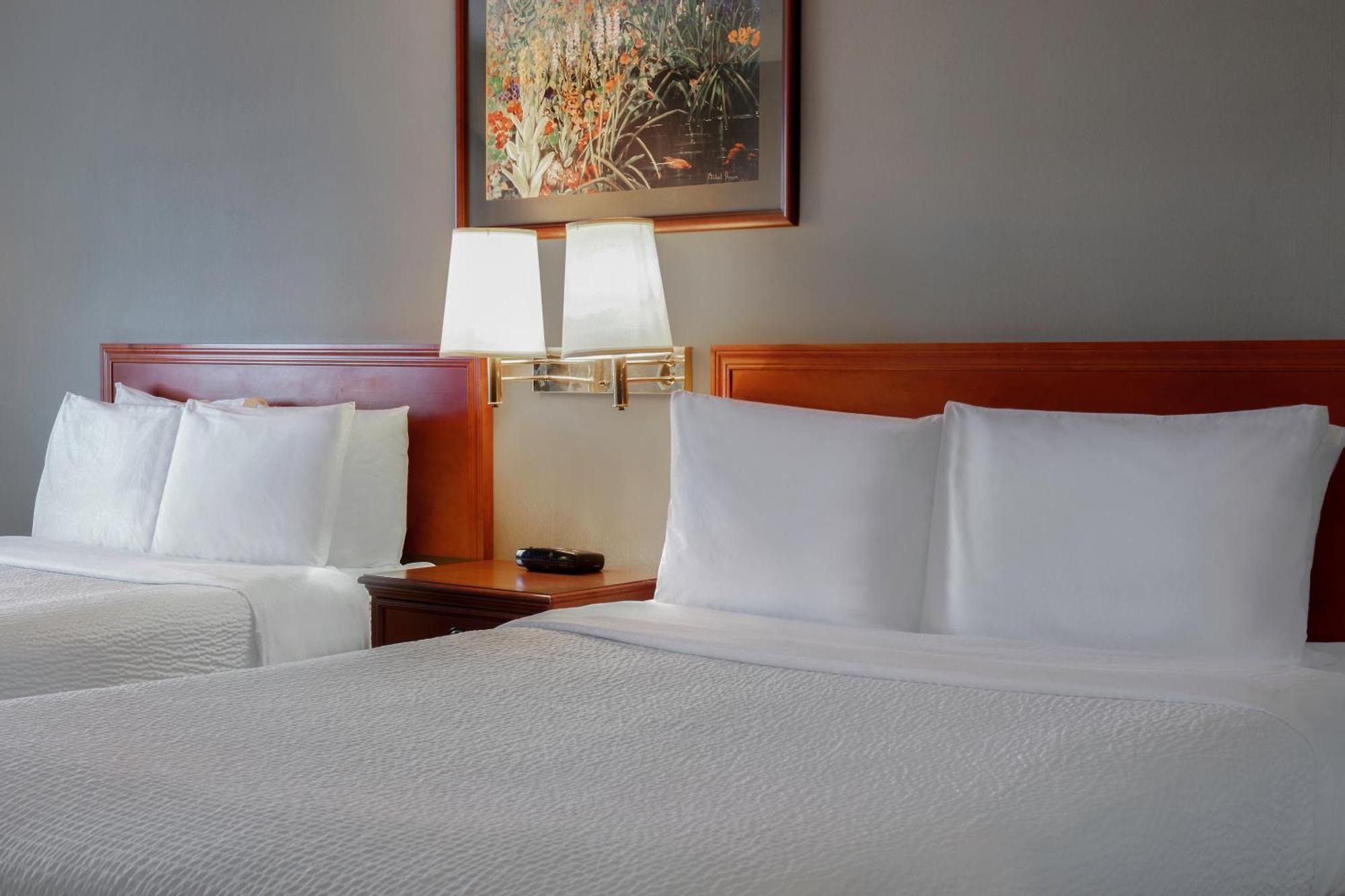 Days Inn By Wyndham Whitecourt Ngoại thất bức ảnh