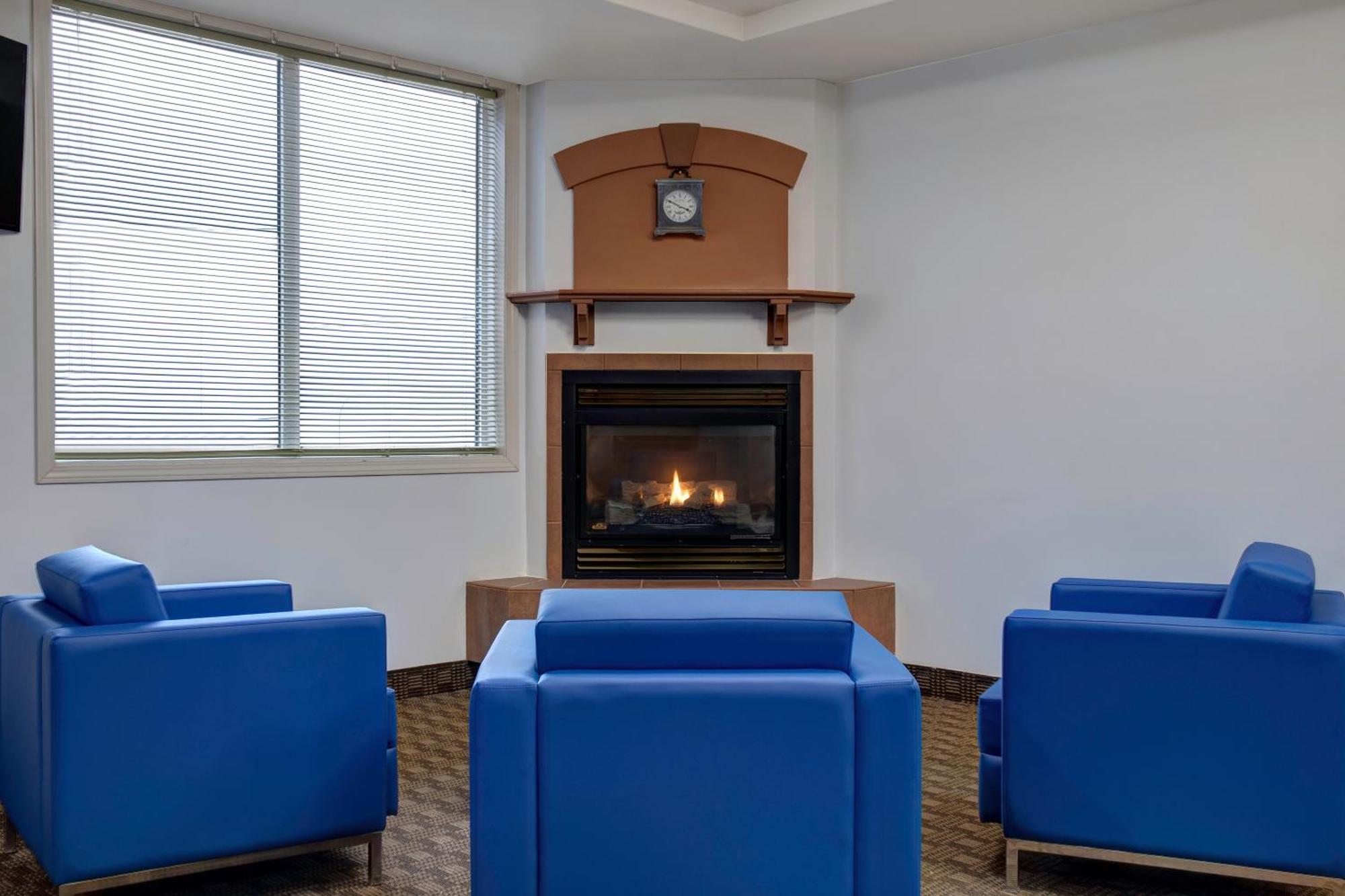 Days Inn By Wyndham Whitecourt Ngoại thất bức ảnh