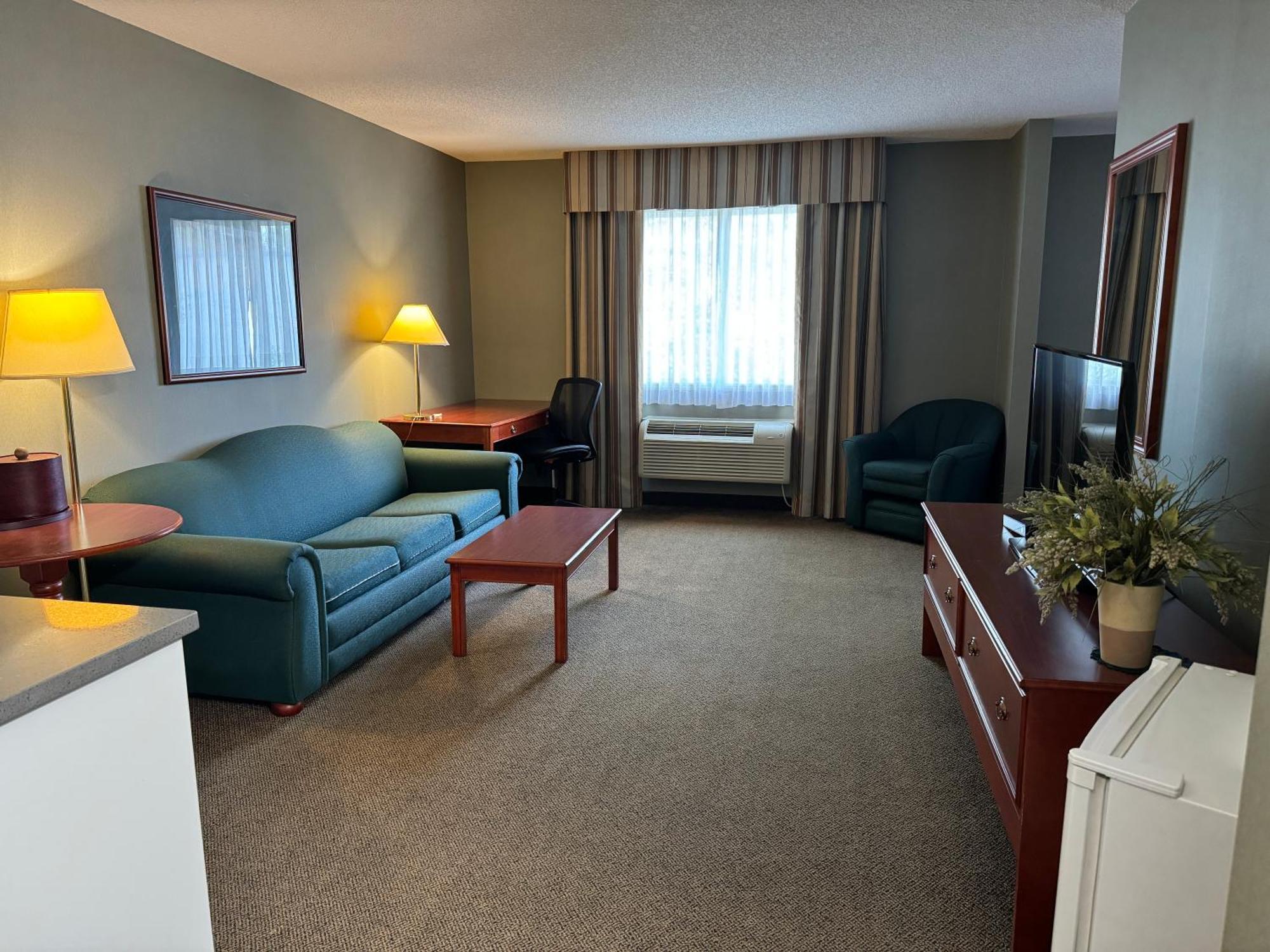 Days Inn By Wyndham Whitecourt Ngoại thất bức ảnh